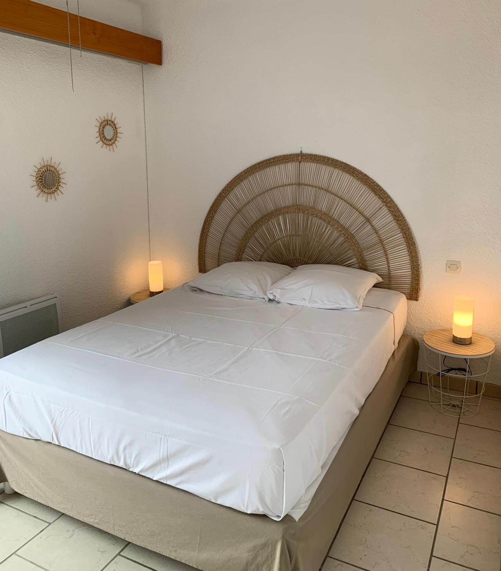 Appartement Moderne, Mer A 50M เลอบาร์กาแรส ภายนอก รูปภาพ