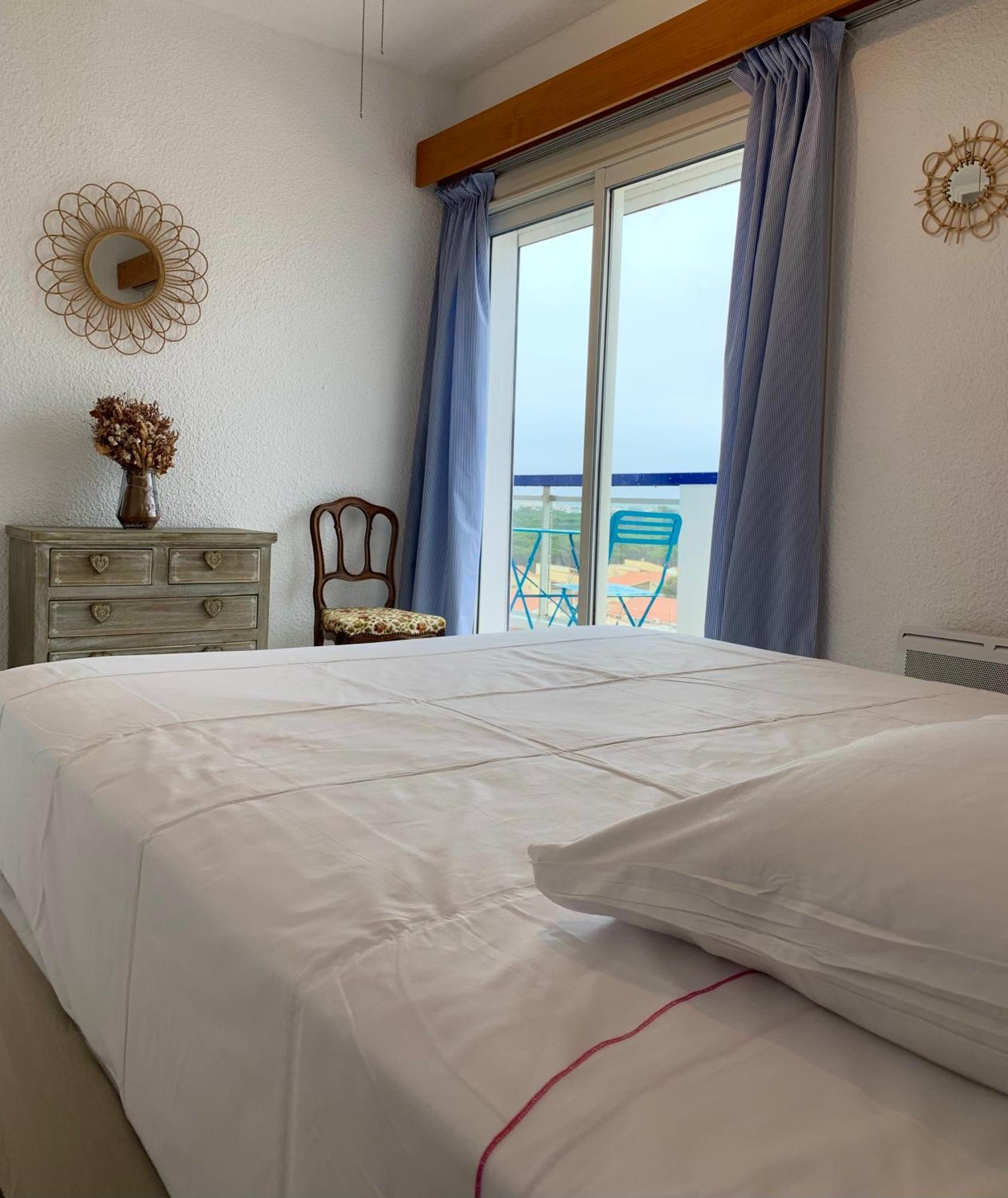 Appartement Moderne, Mer A 50M เลอบาร์กาแรส ภายนอก รูปภาพ